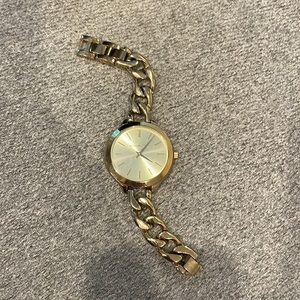• Michael Kors Gold Thin Link Watch •